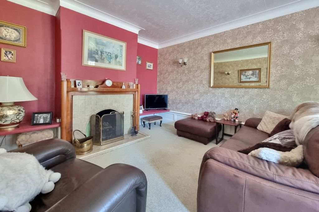 Property photo 2 of 27 20260729_144525