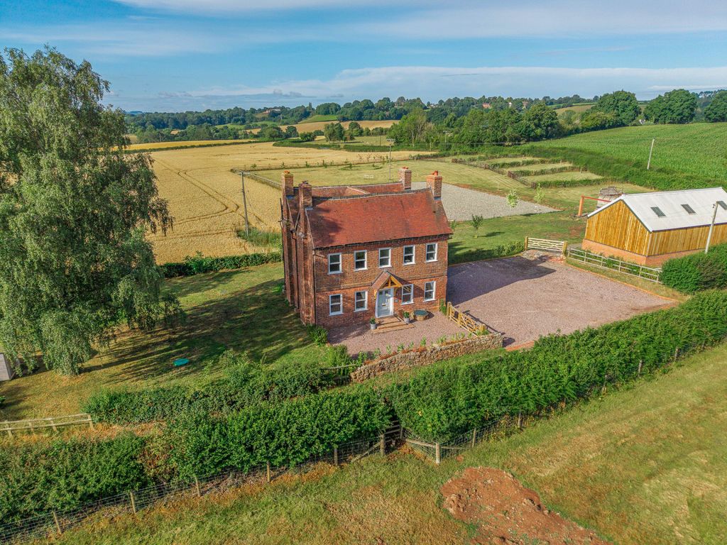 Property photo 2 of 26