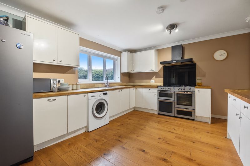 Property photo 3 of 12 Photo 9