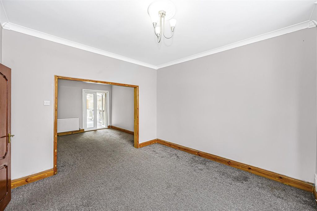 Property photo 3 of 24 26 Chesterfield Road-11.Jpg