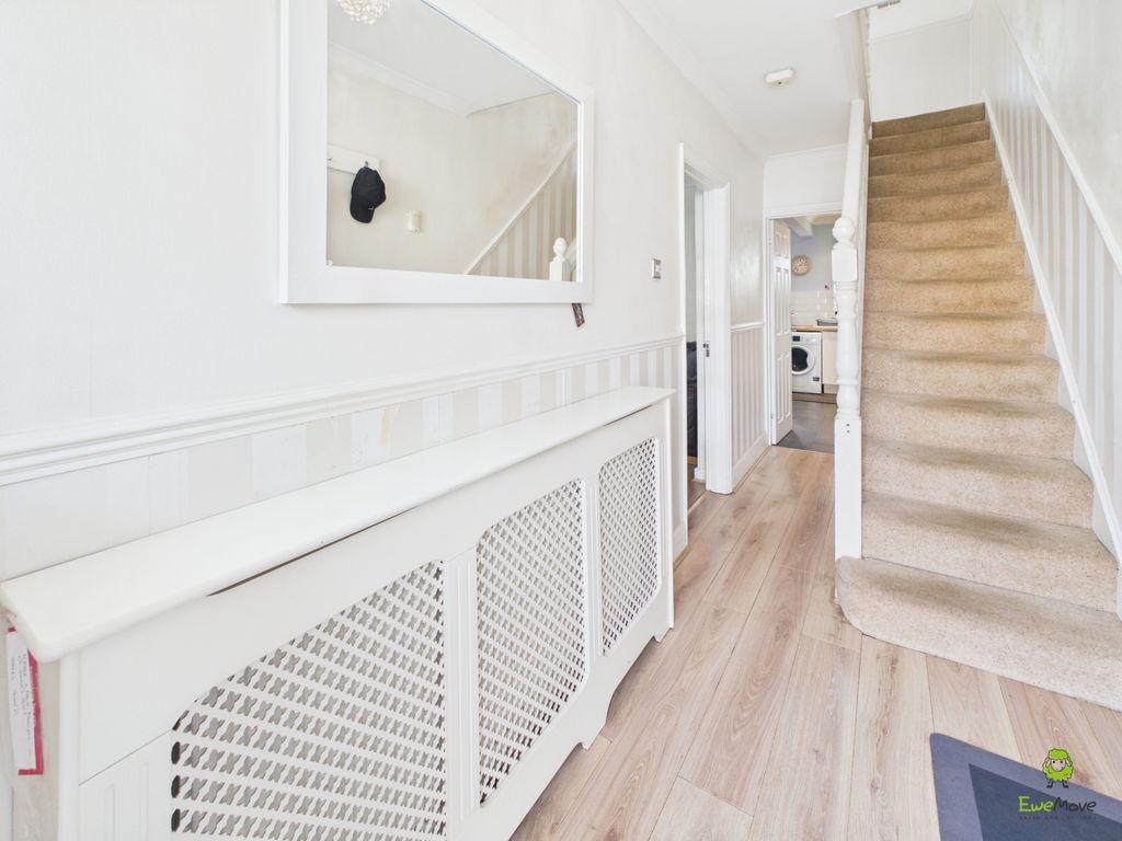 Property photo 2 of 11 Presented By Clinton At Ewemove Bexleyheath And Da