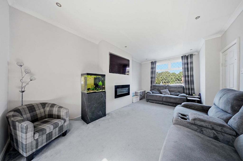 Property photo 3 of 29