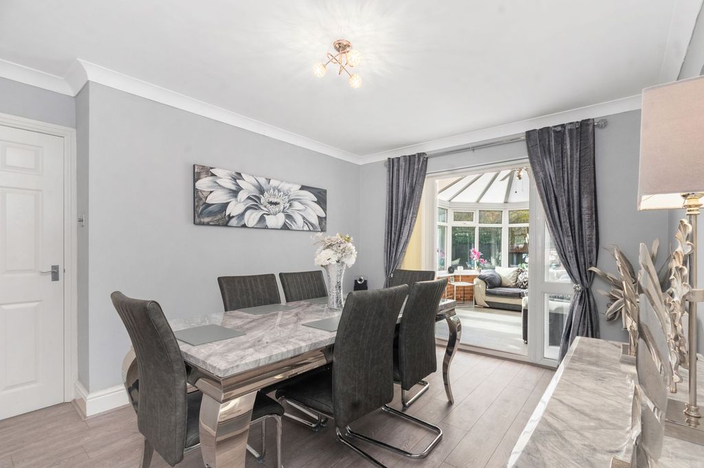 Property photo 3 of 51