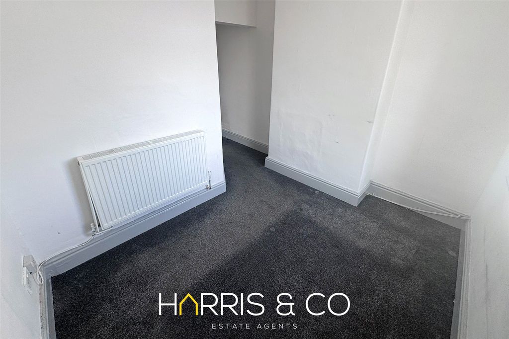 Property photo 3 of 6 Picture No. 02
