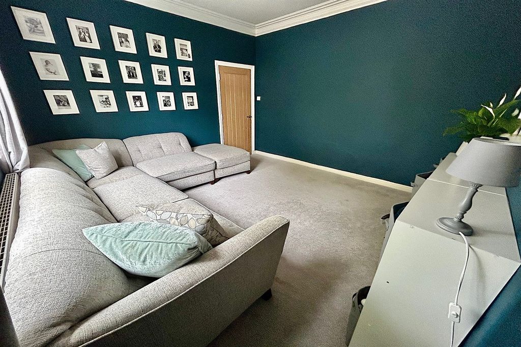 Property photo 3 of 30 Sitting Room