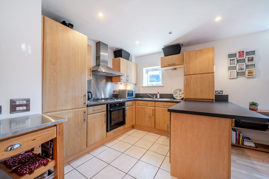 Property photo 2 of 12 1400383-5-69678A2...