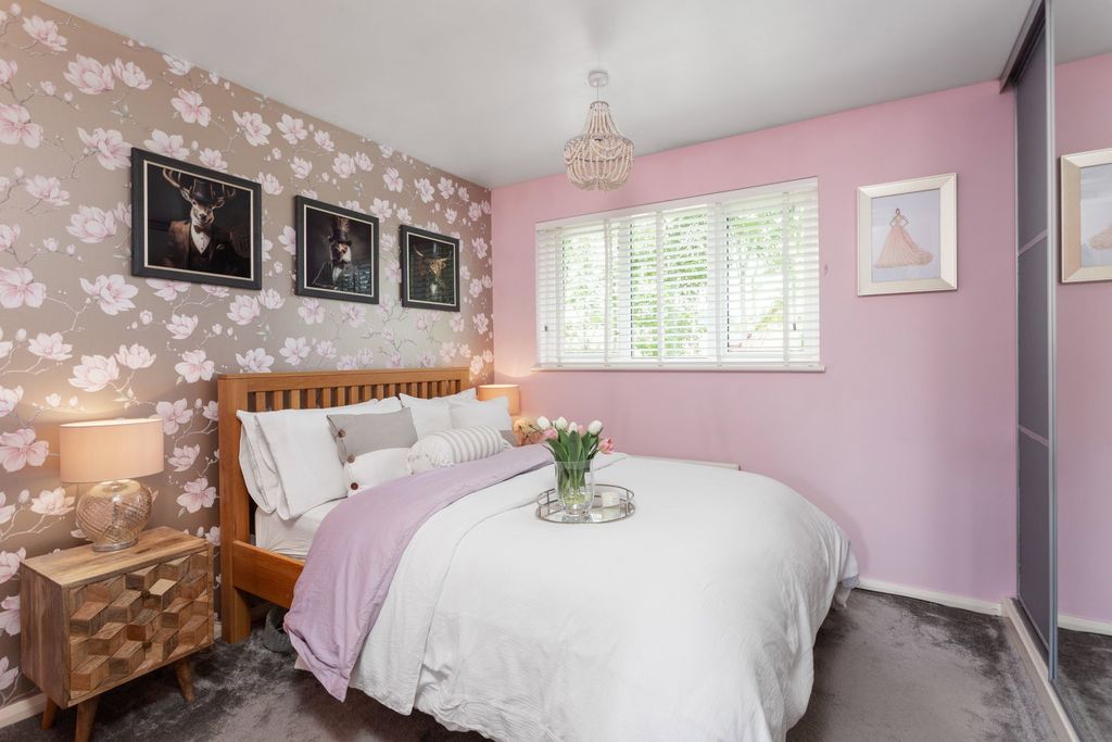 Property photo 3 of 28