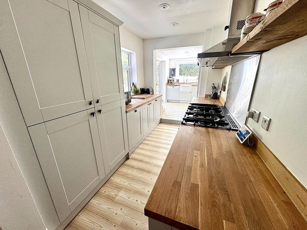 Property photo 3 of 22 Kitchen