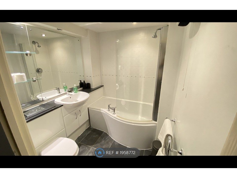 Property photo 3 of 14 Main Bathroom