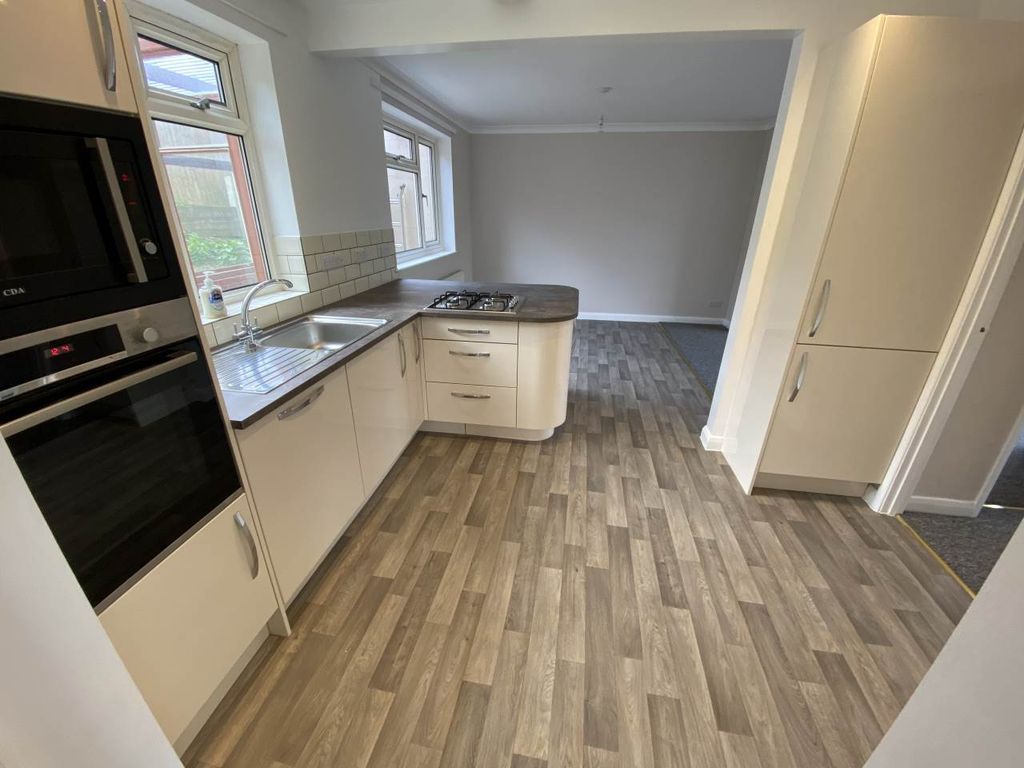 Property photo 2 of 15 Kitchen