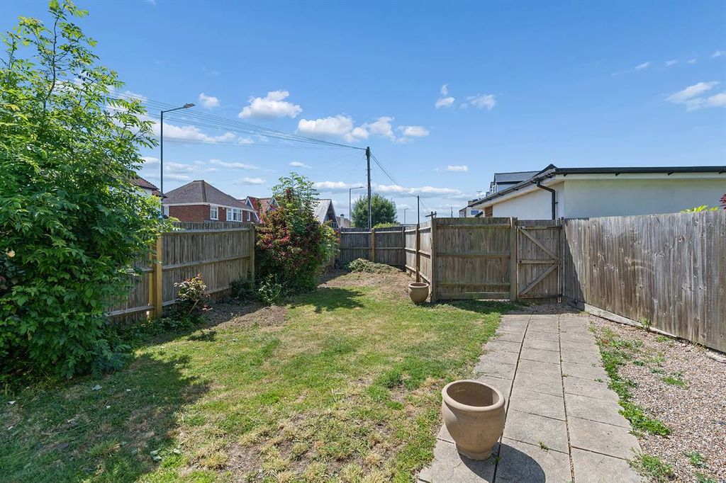 Property photo 3 of 35