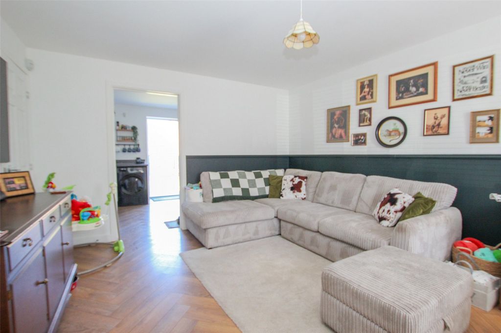 Property photo 3 of 19 Picture No. 09