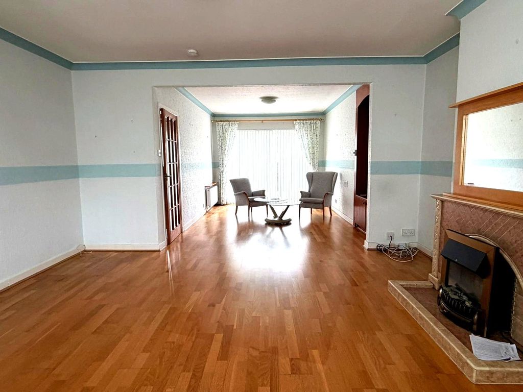 Property photo 3 of 22 Picture No. 27