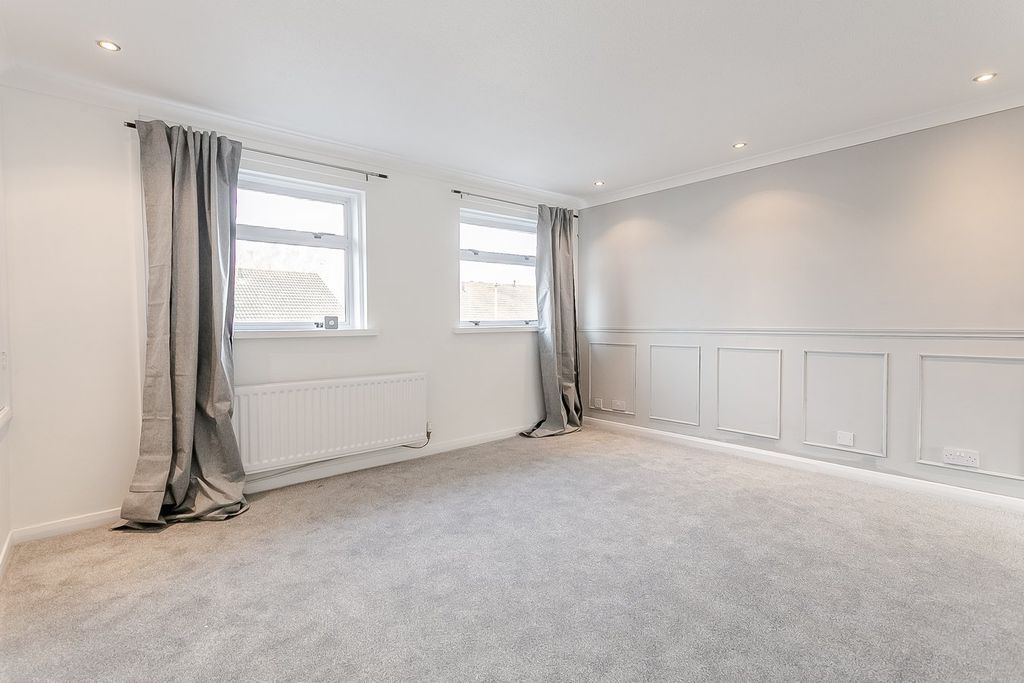 Property photo 3 of 23