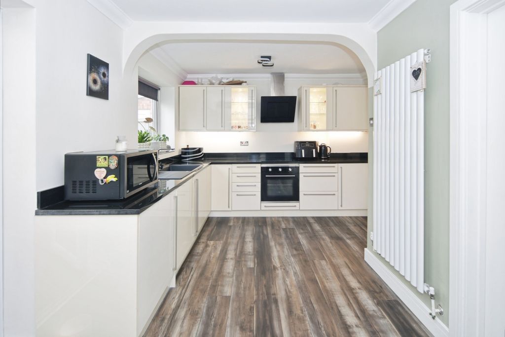 Property photo 3 of 19 Pbox-Img.Jpg