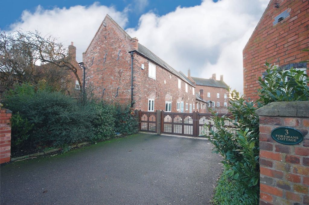 Property photo 1 of 19 Photograph