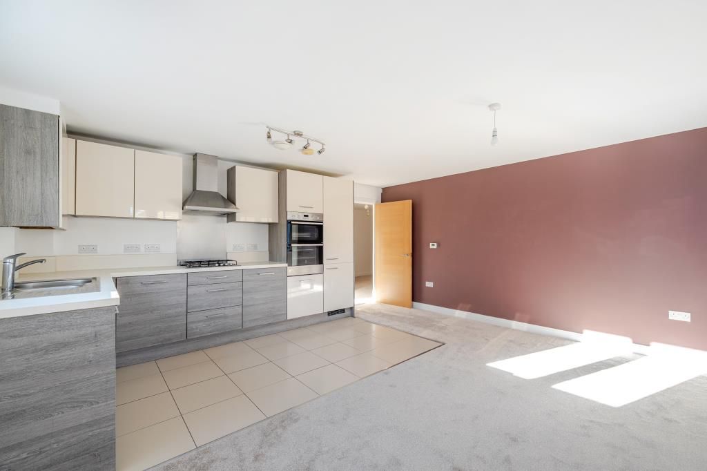 Property photo 3 of 16 Kitchen