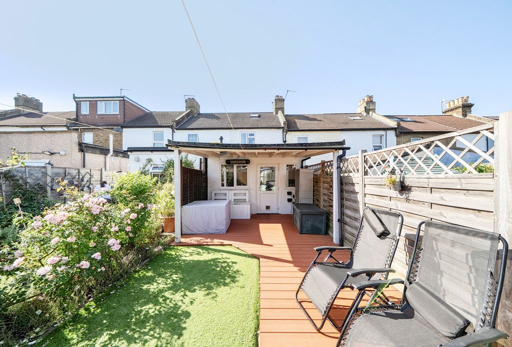 Property photo 2 of 10 1462745-4-6A17139...