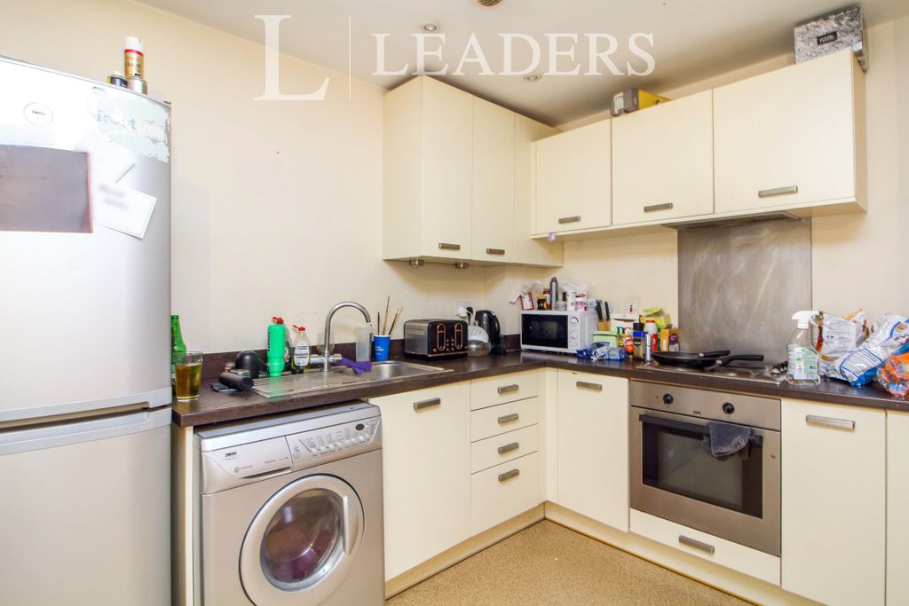 Property photo 2 of 5 Kitchen