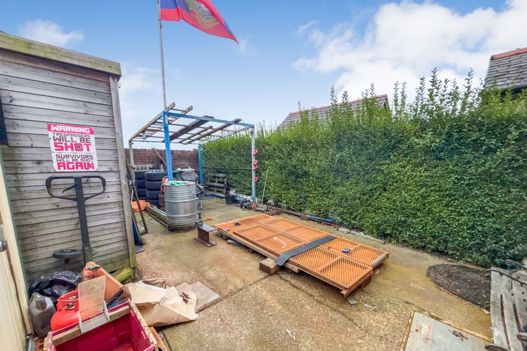 Property photo 3 of 11 6 Walnut Avenue, Wigan Wn1 3Xe