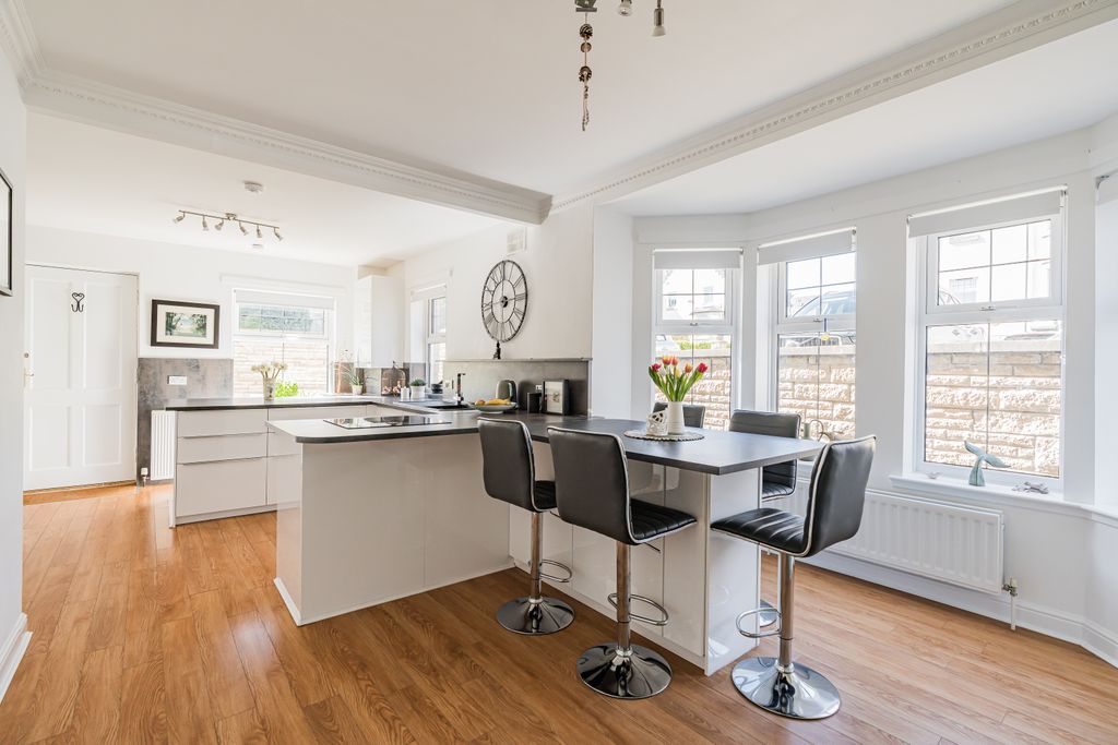 Property photo 3 of 28 Property Image 3