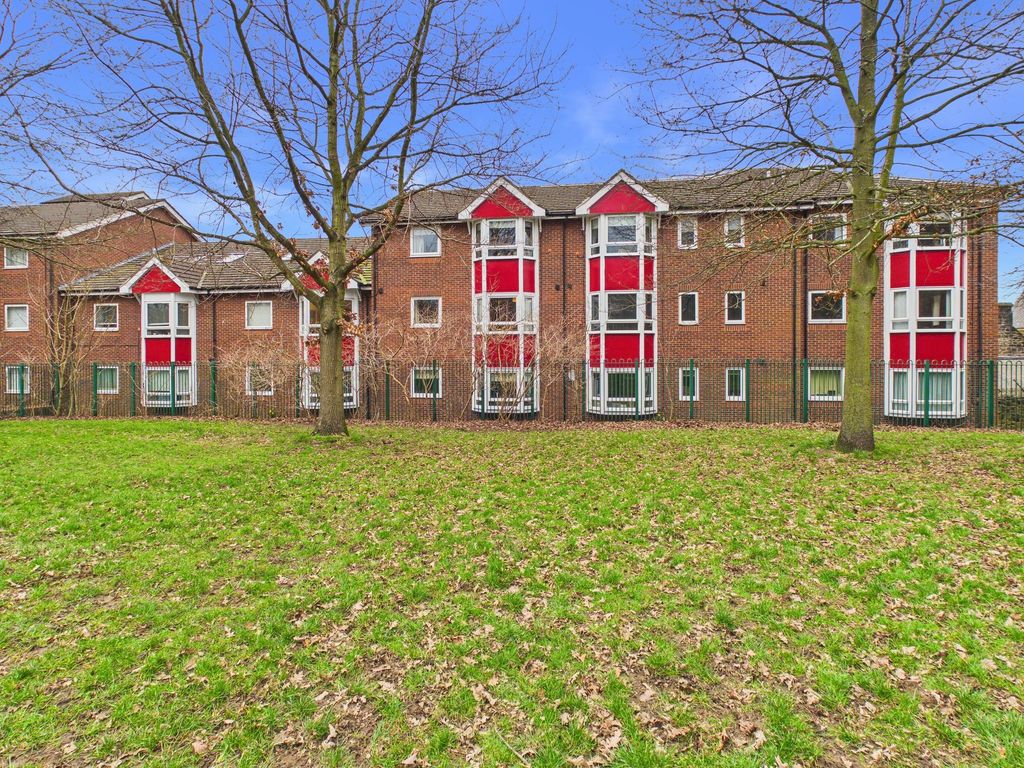 Property photo 1 of 9 External