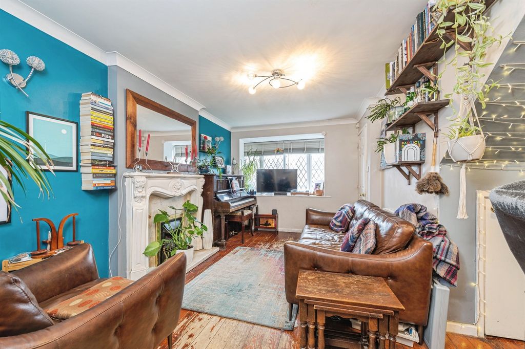 Property photo 3 of 14