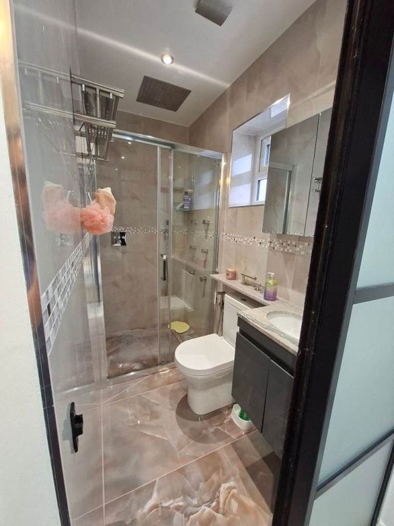 Property photo 1 of 2