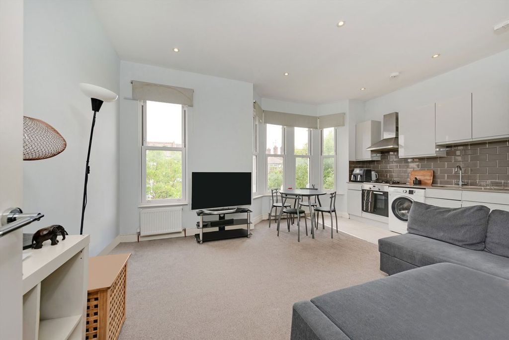 Property photo 2 of 5