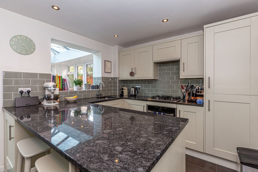 Property photo 3 of 9 175211