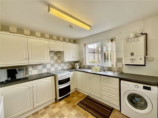 Property photo 2 of 18 Kitchen