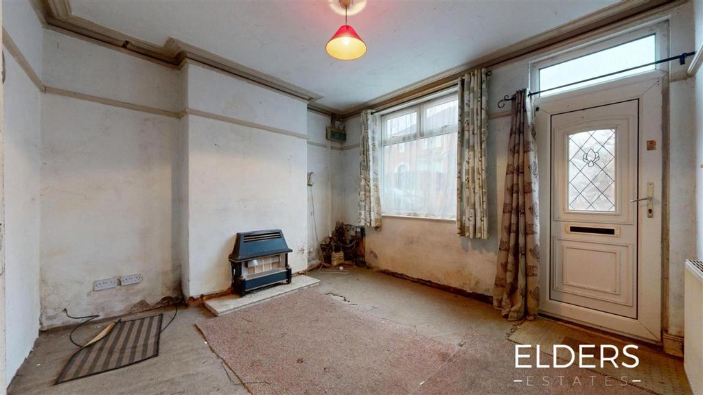 Property photo 2 of 12 Lounge