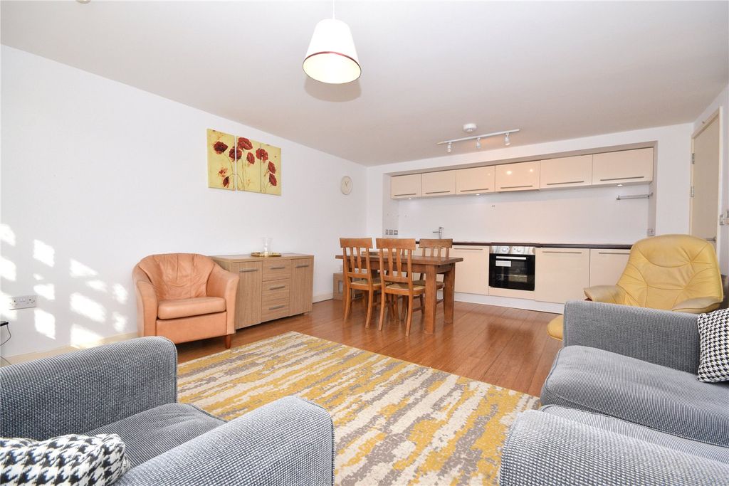 Property photo 2 of 8 Picture No. 02