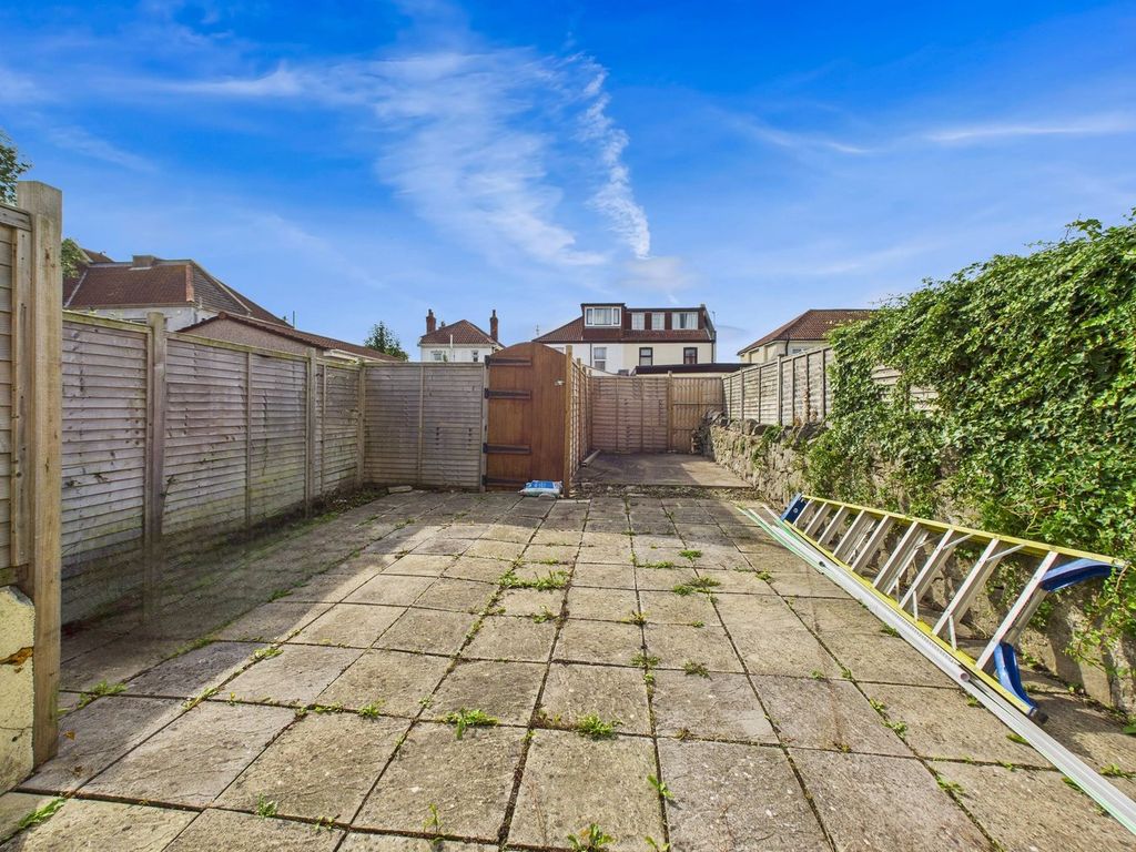 Property photo 2 of 24