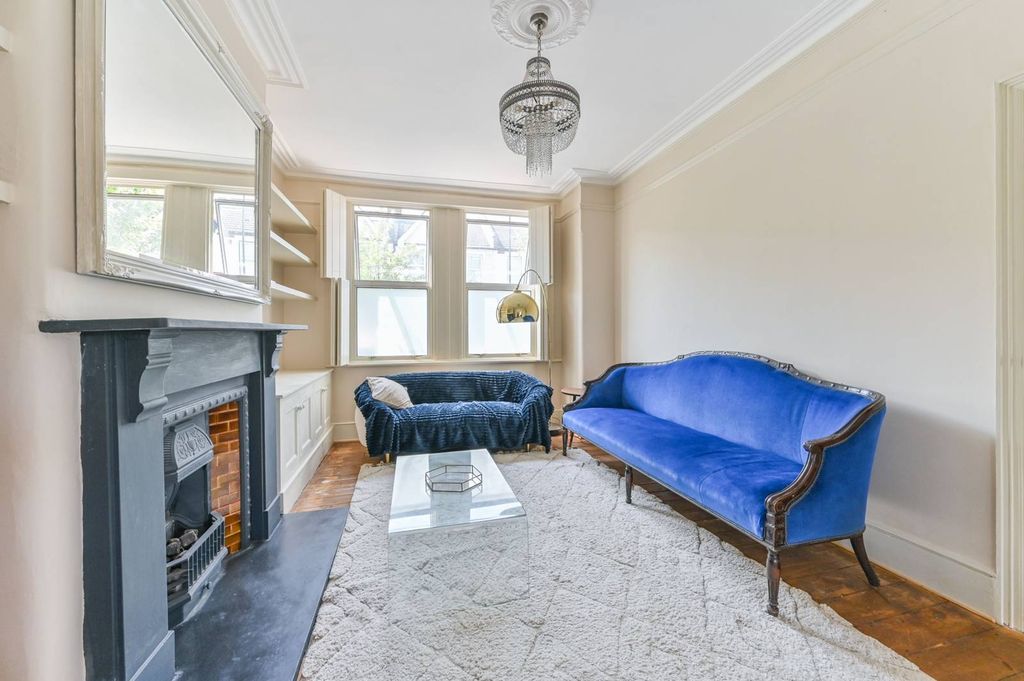 Property photo 3 of 25