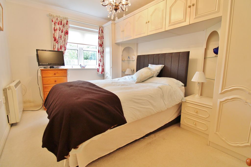 Property photo 3 of 12