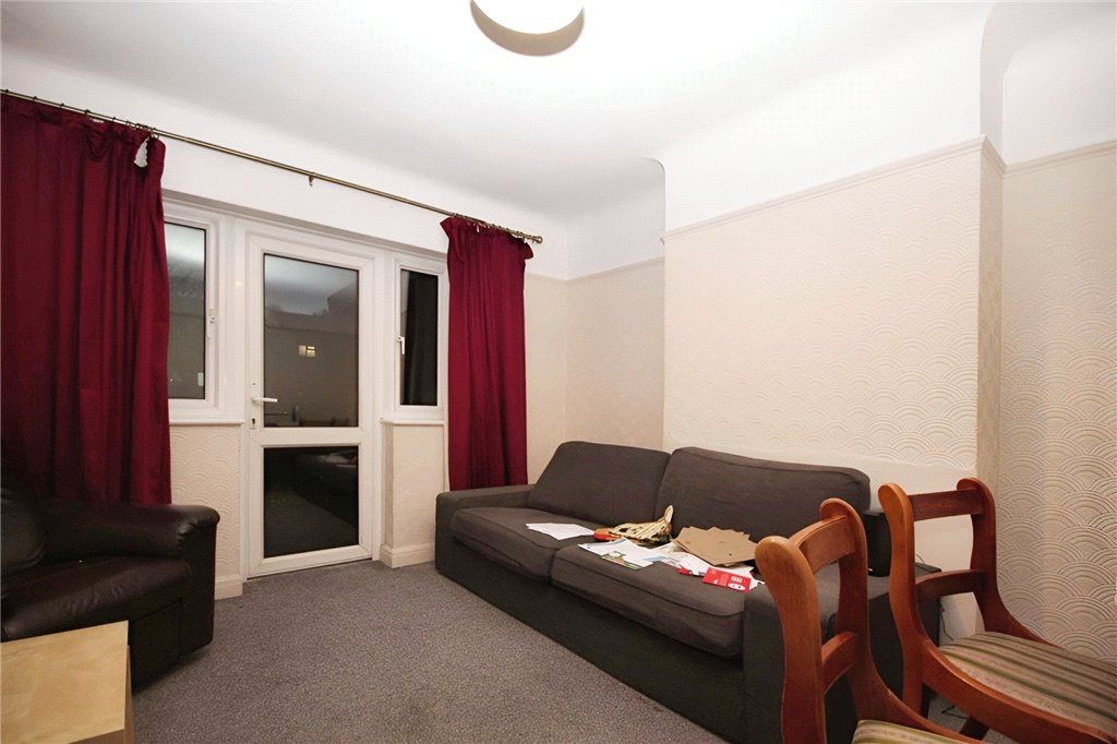 Property photo 3 of 6 Living Room