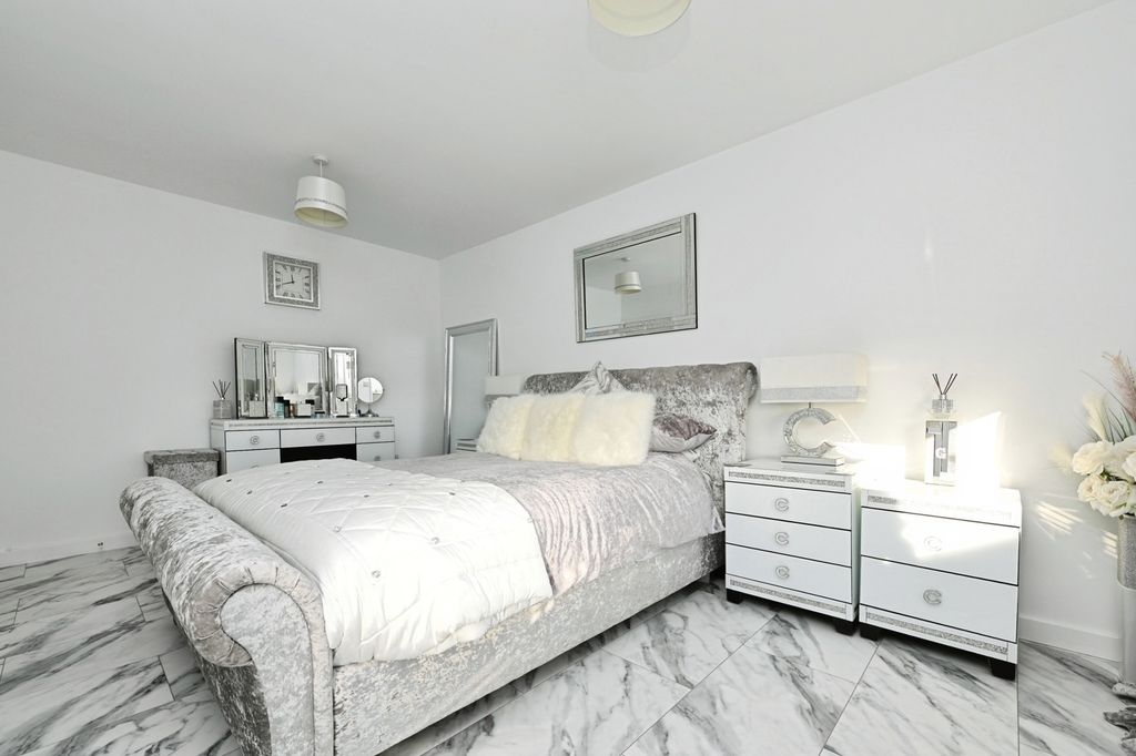 Property photo 3 of 39 Pbox-Img.Jpg