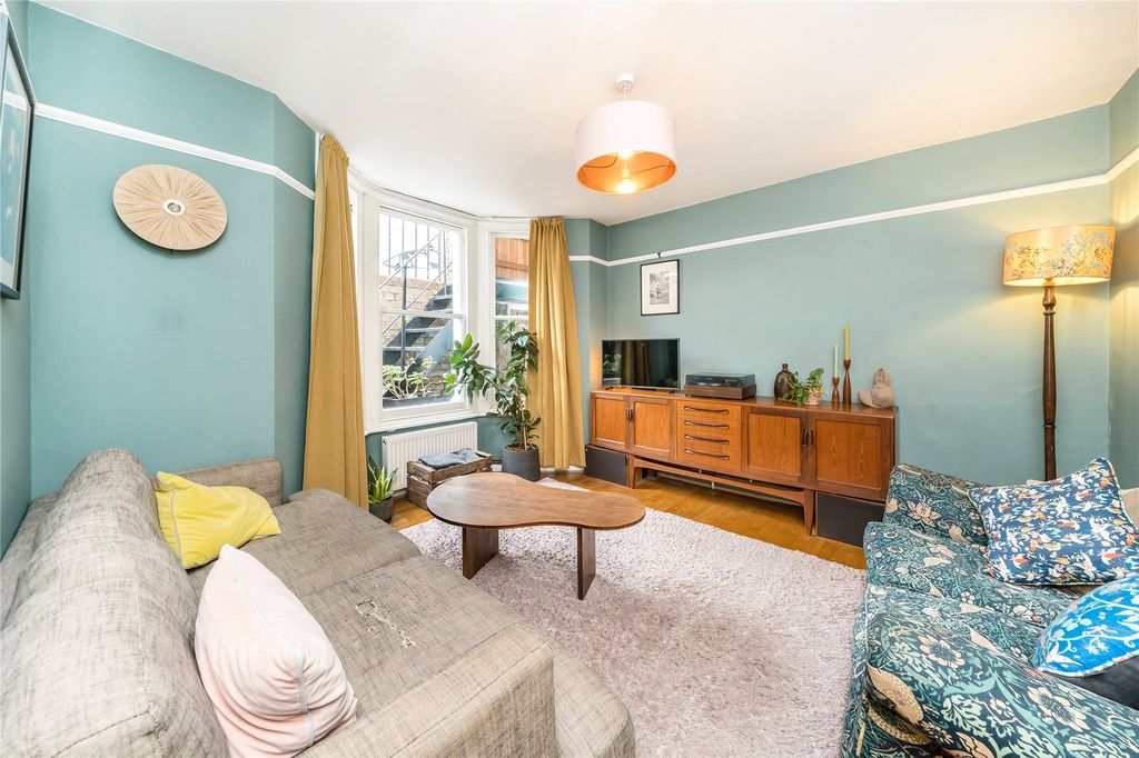 Property photo 2 of 11 Reception