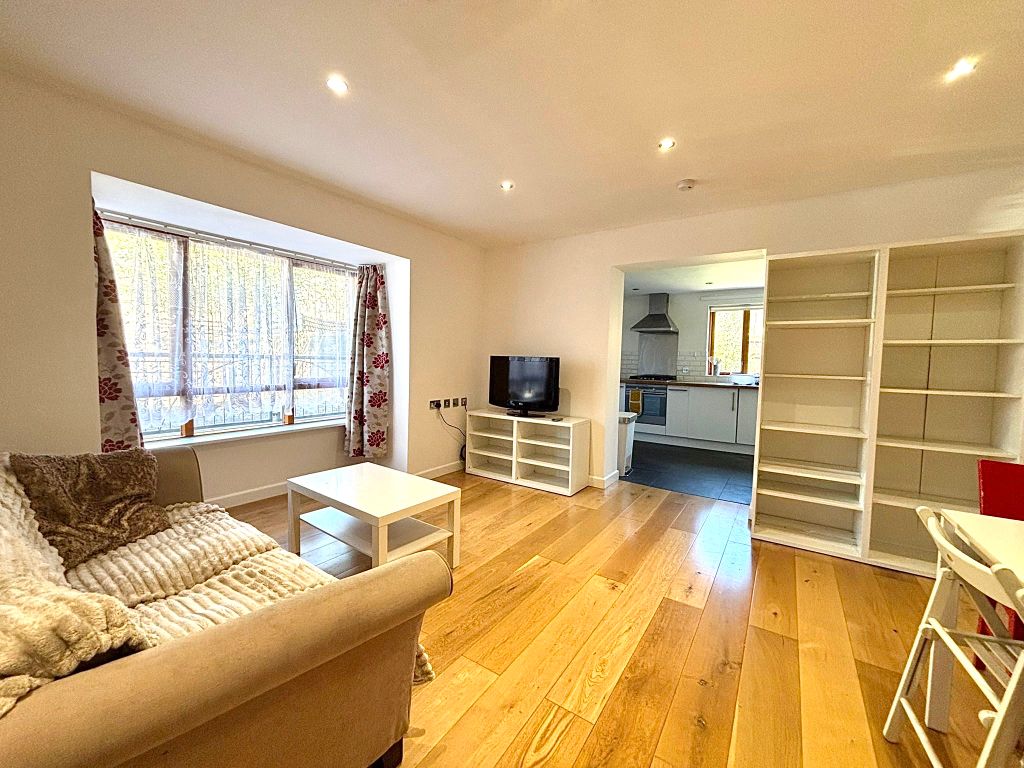 Property photo 2 of 8