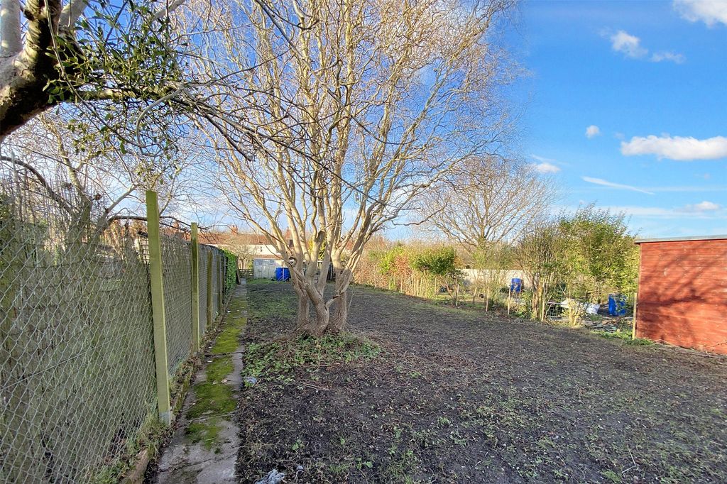Property photo 3 of 17 3 - Picture No. 02