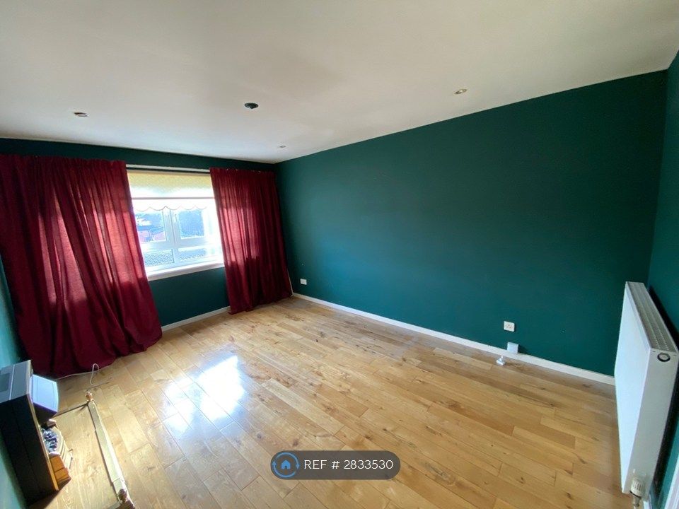 Property photo 2 of 16 Livingroom