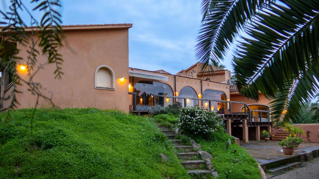 Property photo 2 of 27 2 83020 Small-4.Jpg