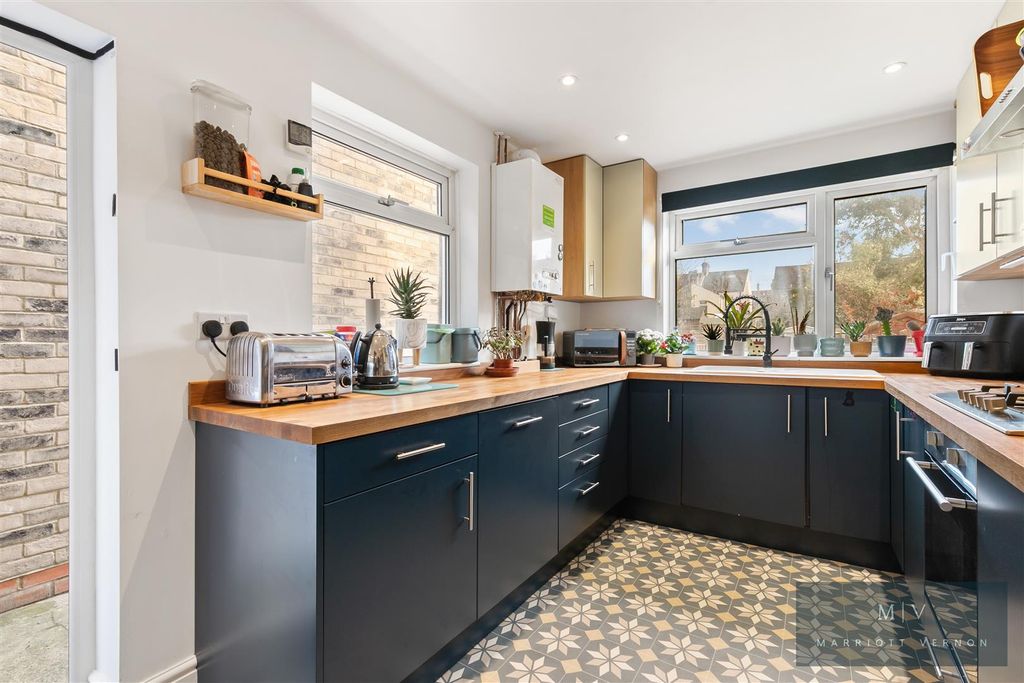 Property photo 2 of 17 Edward Road? 8 MV-2.Jpg