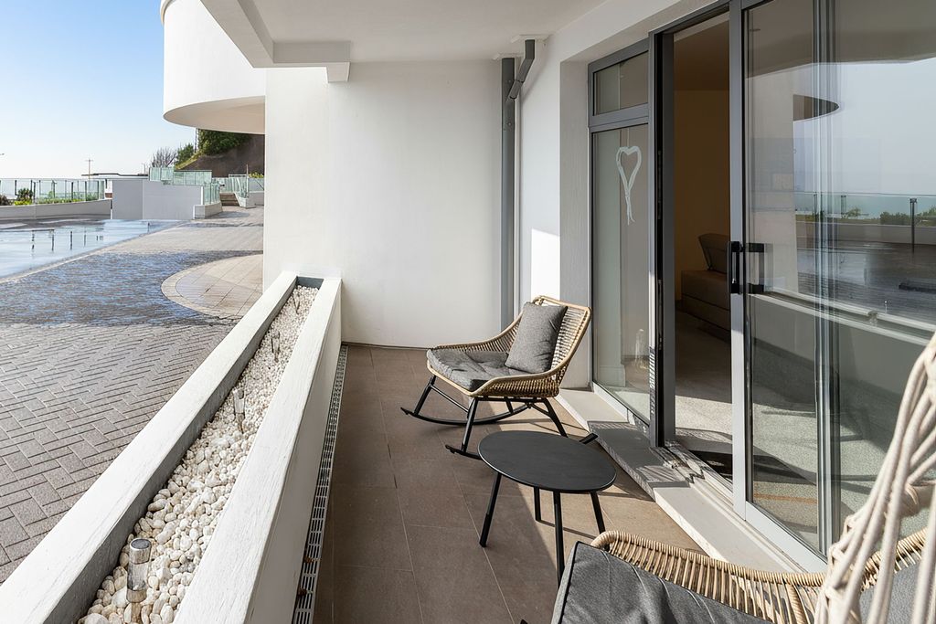 Additional image 4 of 3 bed flat for sale9 West Park Apartments, St Helier JE2