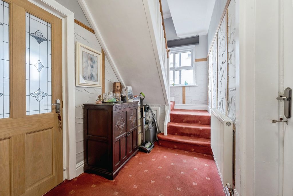 Property photo 3 of 37 Pbox-Img.Jpg
