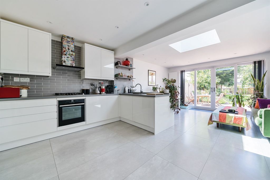 Property photo 3 of 12