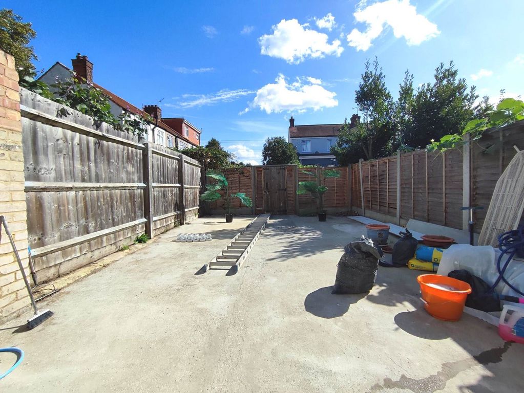 Property photo 3 of 8