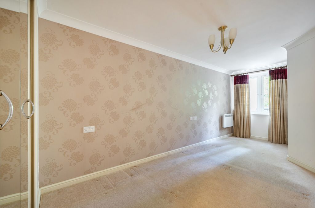 Additional image 7 of 1 bed flat for saleDunheved Road, Launceston, Cornwall PL15