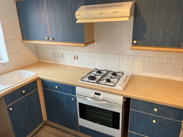 Property photo 3 of 9 Kitchen